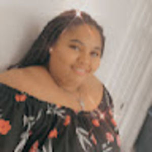 Meet your Posher, Yakira